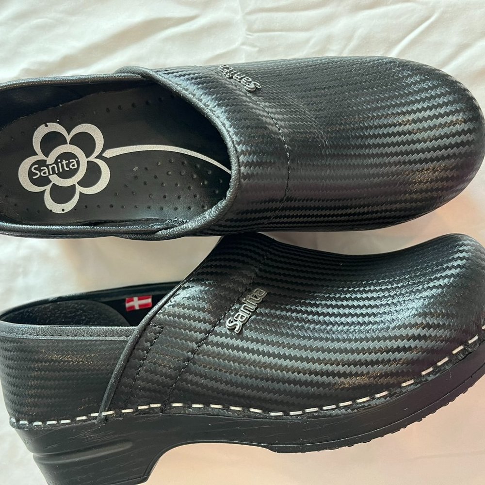 Sanita EU 37 Black Clog